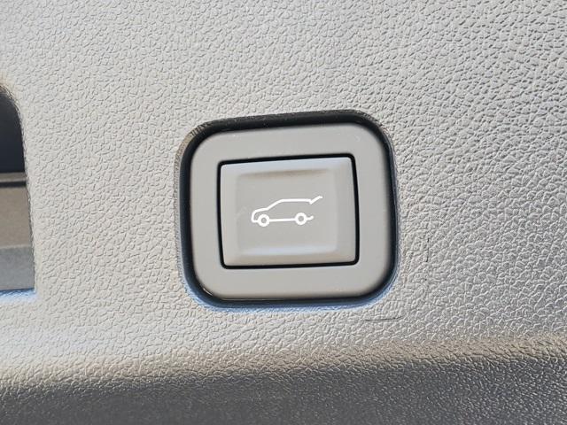 Photo of 2025 Mosaic Black Metallic Chevrolet Traverse