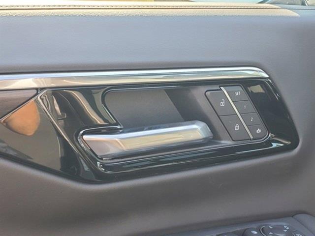 Photo of 2025 Sterling Gray Metallic Chevrolet Suburban
