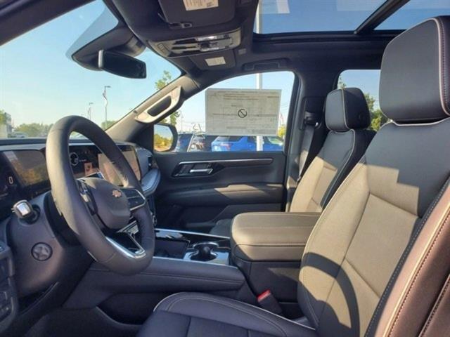 Photo of 2025 Sterling Gray Metallic Chevrolet Suburban
