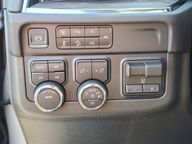 Photo of 2025 Sterling Gray Metallic Chevrolet Suburban