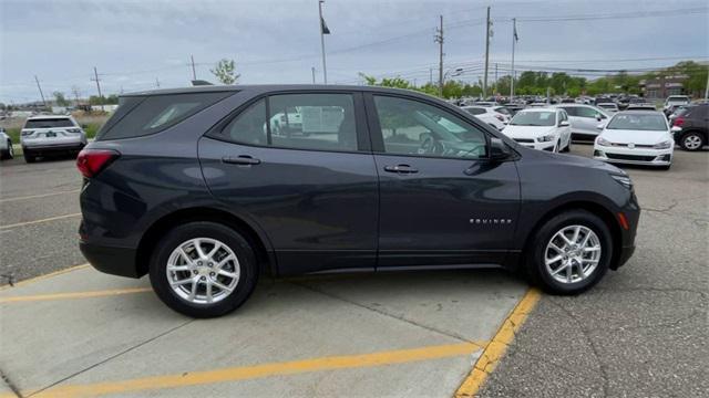 Photo of 2022 Iron Gray Metallic Chevrolet Equinox
