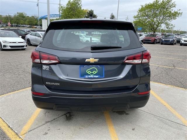 Photo of 2022 Iron Gray Metallic Chevrolet Equinox