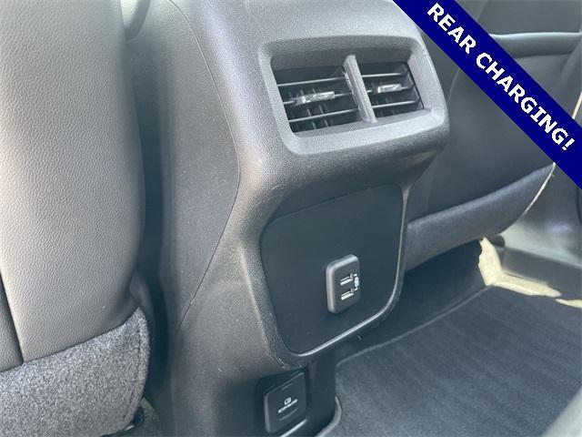 Photo of 2019 Silver Ice Metallic Chevrolet Equinox