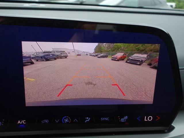 Photo of 2025 Lakeshore Blue Metallic Chevrolet Traverse