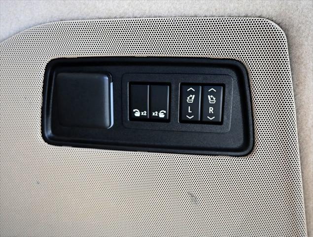 Photo of 2021 Dark Moon Blue Metallic Cadillac Escalade