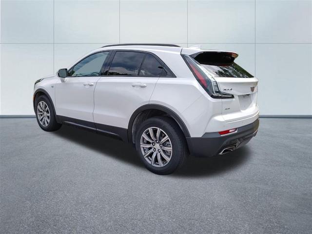 Photo of 2023 Crystal White Tricoat Cadillac XT4