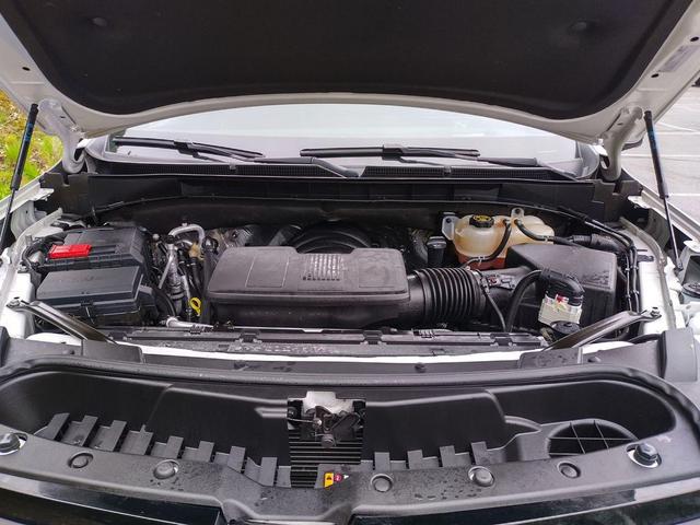 Photo of 2023 Crystal White Tricoat Cadillac Escalade