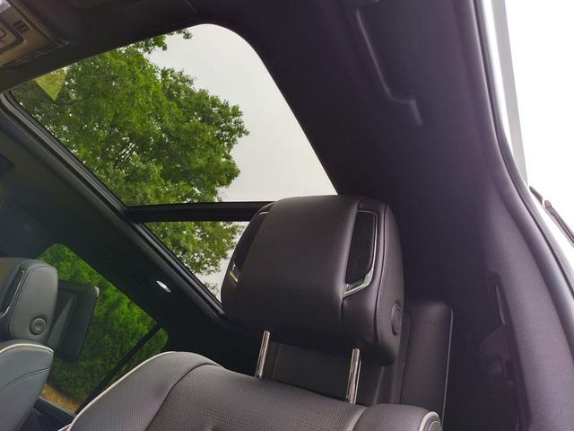 Photo of 2023 Crystal White Tricoat Cadillac Escalade