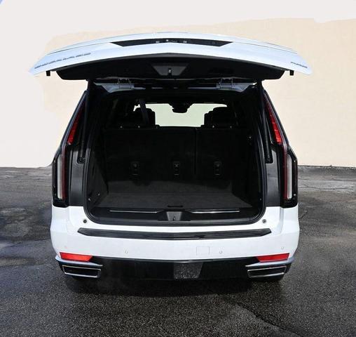Photo of 2021 Crystal White Tricoat Cadillac Escalade