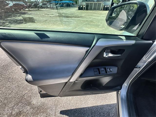 Photo of 2017 Silver Sky Metallic Toyota RAV4