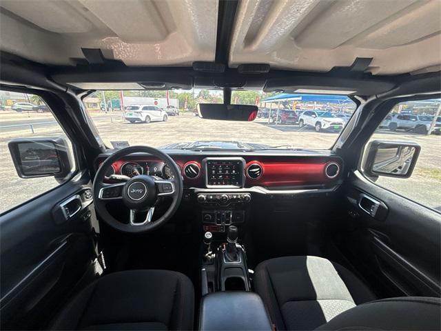 Photo of 2023 Black Clearcoat Jeep Wrangler
