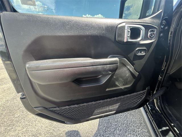 Photo of 2023 Black Clearcoat Jeep Wrangler
