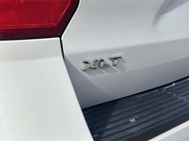 Photo of 2021 STAR WHITE MET TRI-COAT Ford Expedition