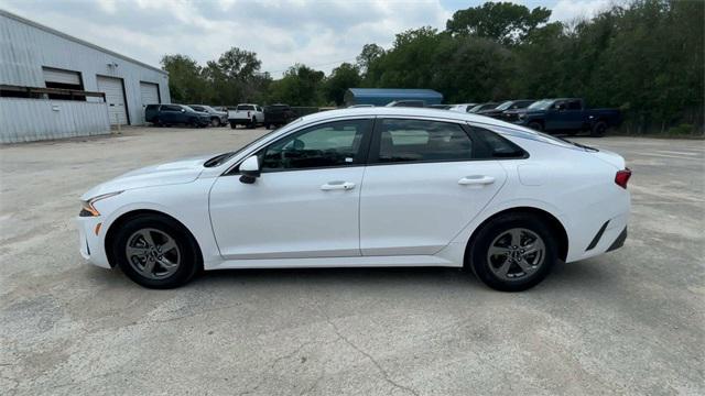 Photo of 2023 Glacial White Pearl Kia K5