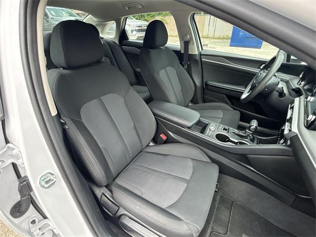 Photo of 2023 Glacial White Pearl Kia K5