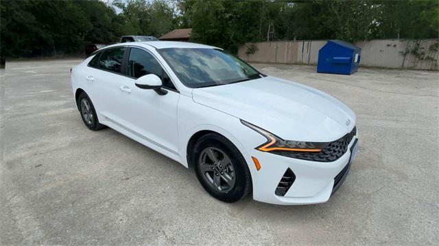 Photo of 2023 Glacial White Pearl Kia K5