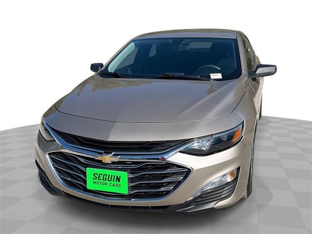 Photo of 2022 Mineral Gray Metallic Chevrolet Malibu