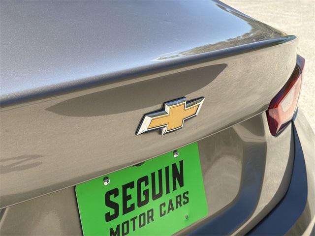 Photo of 2022 Mineral Gray Metallic Chevrolet Malibu