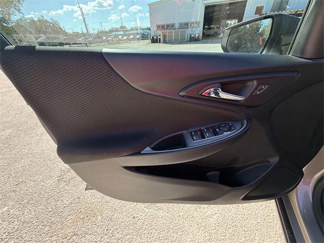 Photo of 2022 Mineral Gray Metallic Chevrolet Malibu