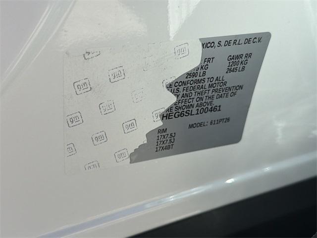 Photo of 2025 Summit White Chevrolet Equinox