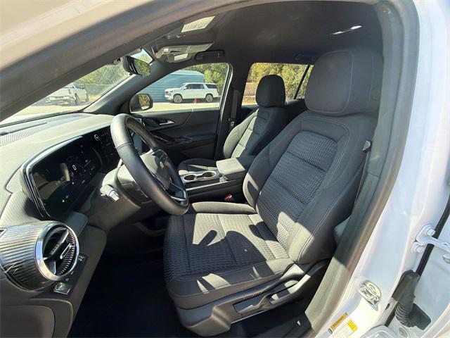 Photo of 2025 Summit White Chevrolet Equinox
