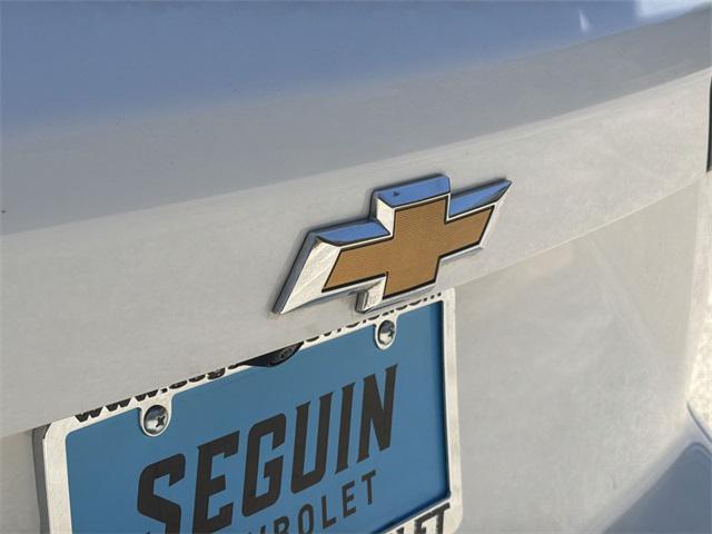 Photo of 2025 Summit White Chevrolet Equinox