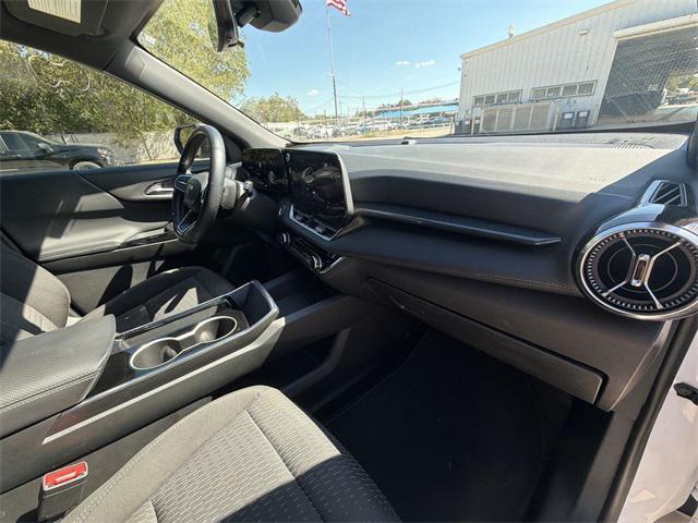 Photo of 2025 Summit White Chevrolet Equinox