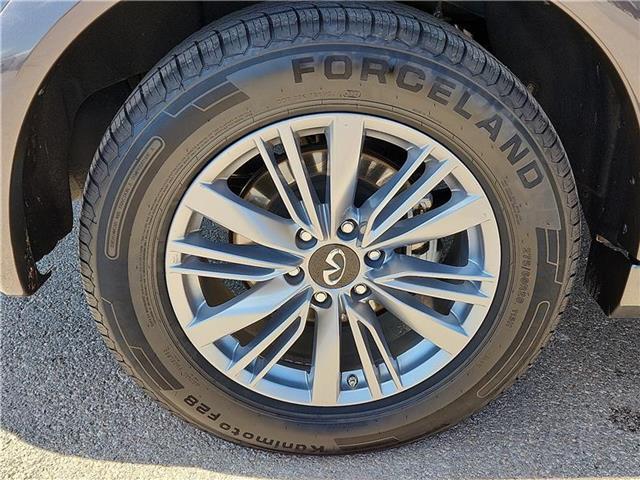 Photo of 2024 Gray INFINITI QX80