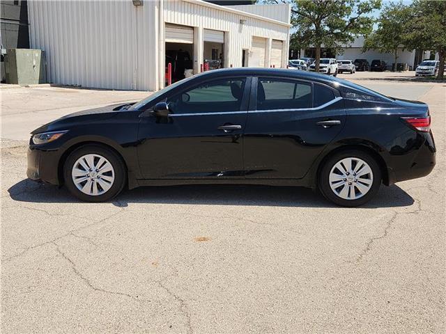 Photo of 2024 Black Nissan Sentra