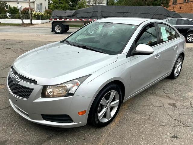 Photo of 2014 Silver Ice Metallic Chevrolet Cruze