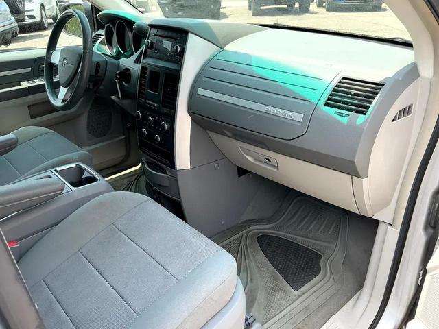 Photo of 2008 Bright Silver Metallic Clearcoat Dodge Grand Caravan