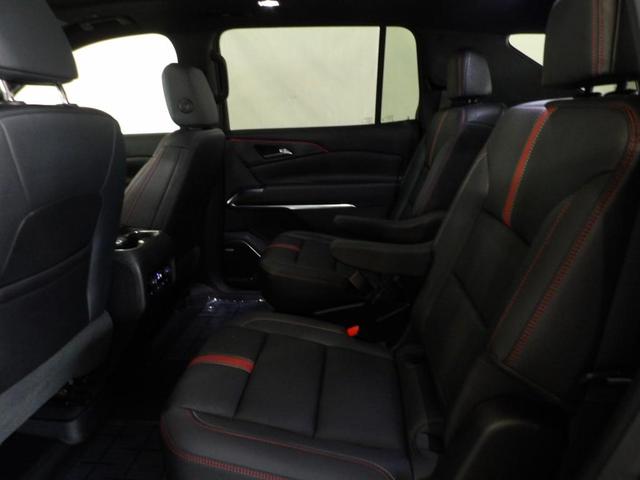 Photo of 2024 Black Chevrolet Traverse