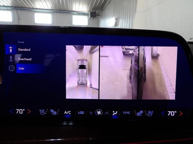 Photo of 2024 Black Chevrolet Traverse