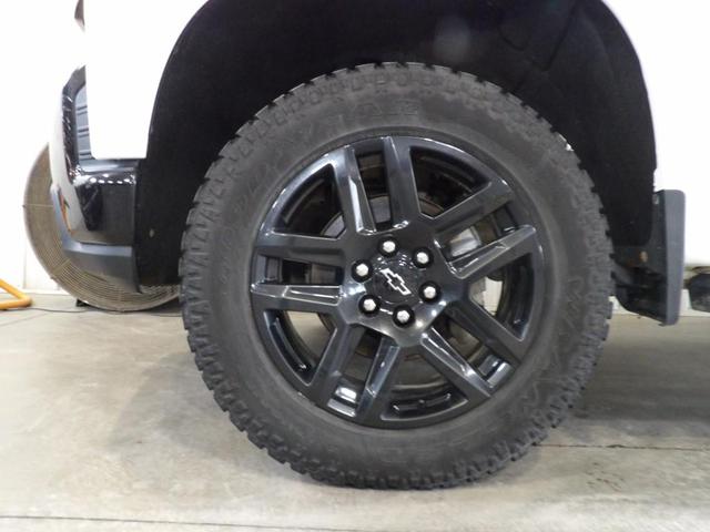 Photo of 2021 White Chevrolet Silverado 1500