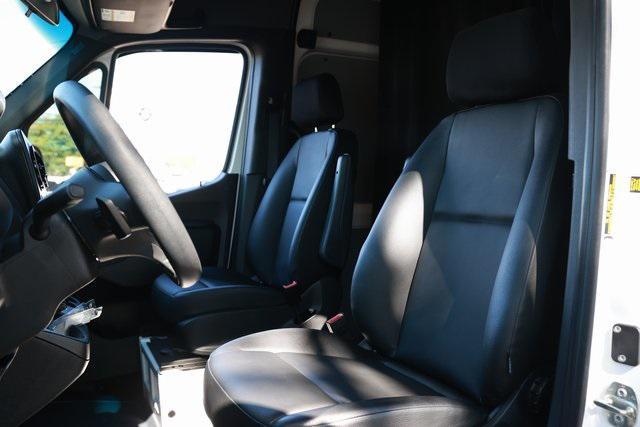 Photo of 2023 White Mercedes-Benz Sprinter 2500
