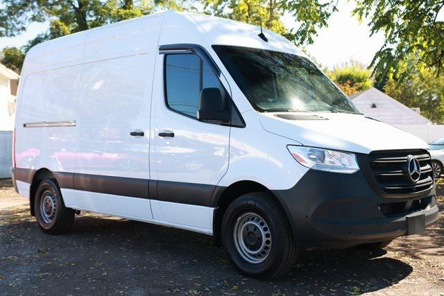 Photo of 2023 White Mercedes-Benz Sprinter 2500