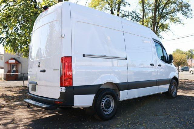 Photo of 2023 White Mercedes-Benz Sprinter 2500