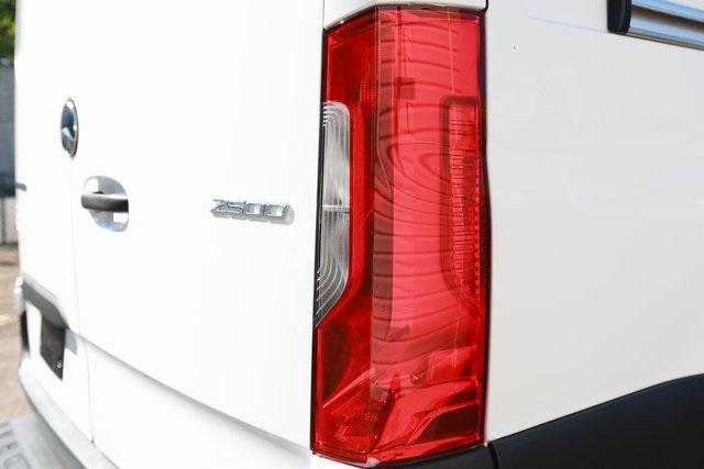 Photo of 2023 White Mercedes-Benz Sprinter 2500