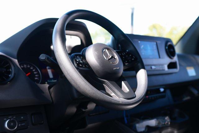 Photo of 2023 White Mercedes-Benz Sprinter 2500