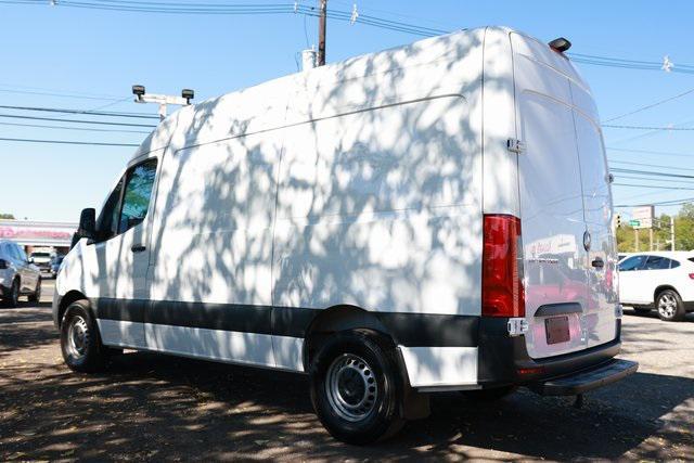 Photo of 2023 White Mercedes-Benz Sprinter 2500
