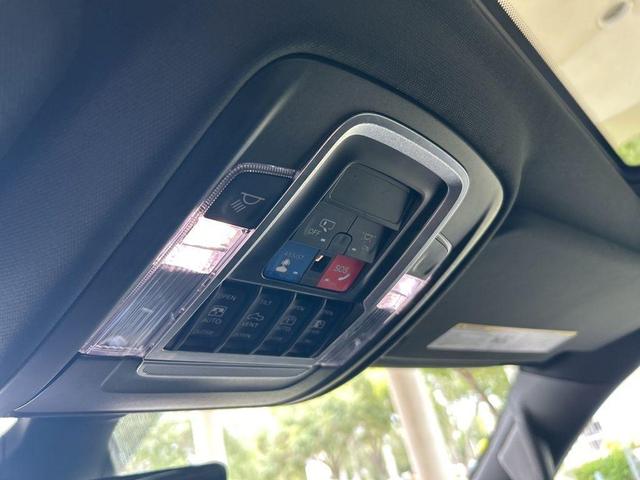 Photo of 2021 Diamond Black RAM 1500