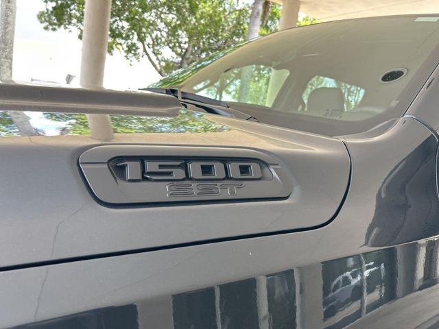 Photo of 2025 Blue Metallic RAM 1500
