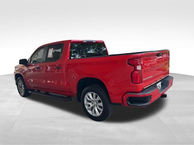 Photo of 2021 Red Chevrolet Silverado 1500