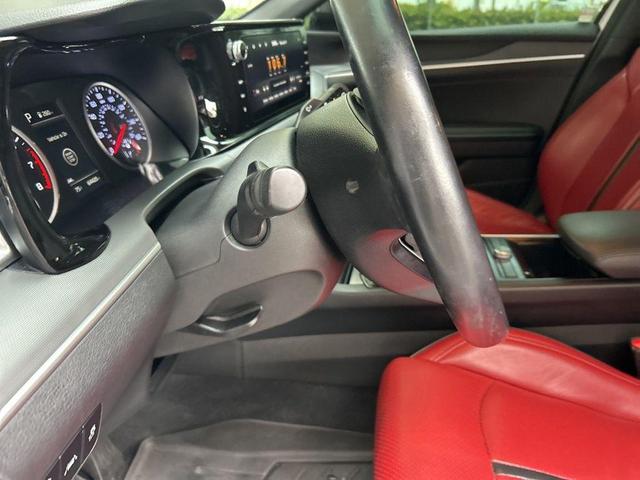 Photo of 2022 Glacial White Pearl Kia K5