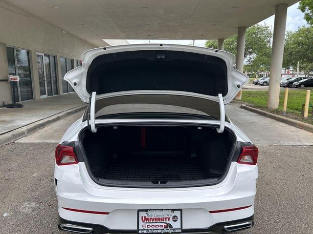 Photo of 2022 Glacial White Pearl Kia K5