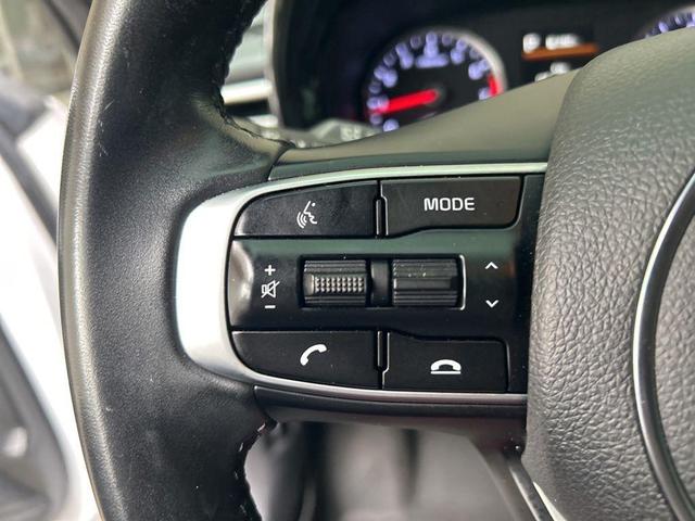Photo of 2022 Glacial White Pearl Kia K5