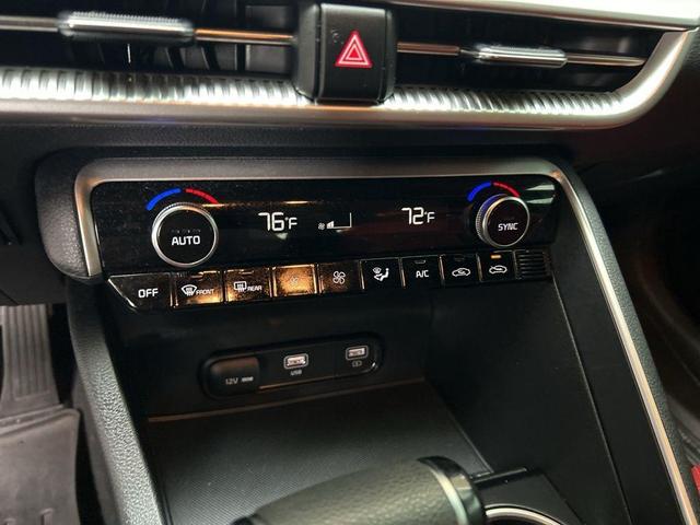 Photo of 2022 Glacial White Pearl Kia K5