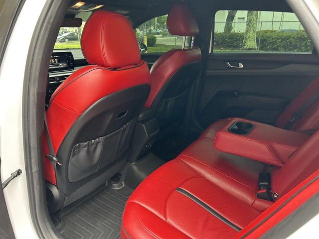 Photo of 2022 Glacial White Pearl Kia K5