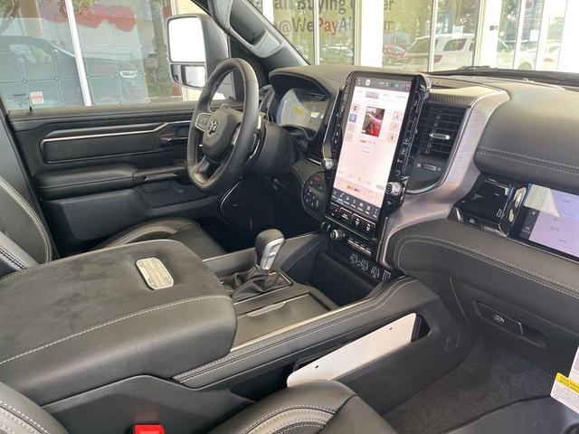 Photo of 2025 Granite Crystal Clearcoat Metallic RAM 1500