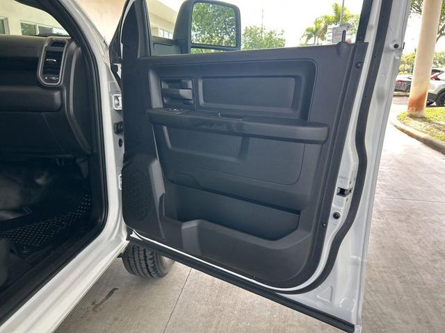 Photo of 2025 Bright White Clearcoat RAM 2500